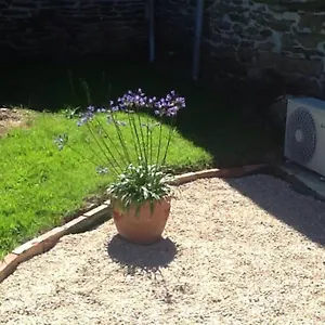 Les Ecuries Is A Modern Renovated Barn Hébergement de vacances Laniscat